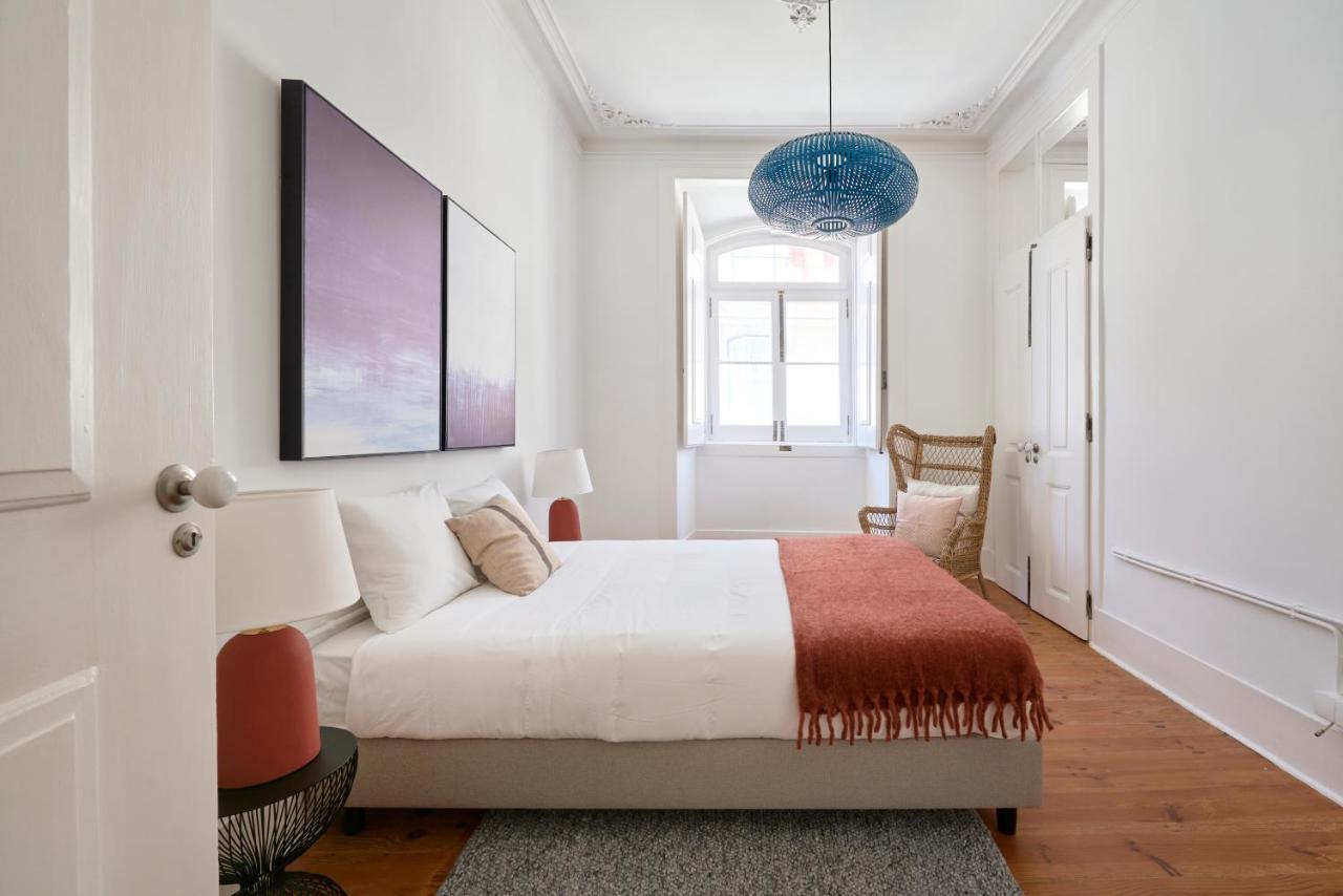 Sunny Pink Street Historical Apt, By Timecooler Lisboa Exterior foto