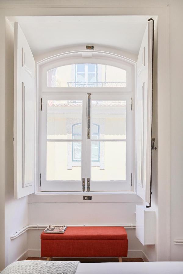Sunny Pink Street Historical Apt, By Timecooler Lisboa Exterior foto